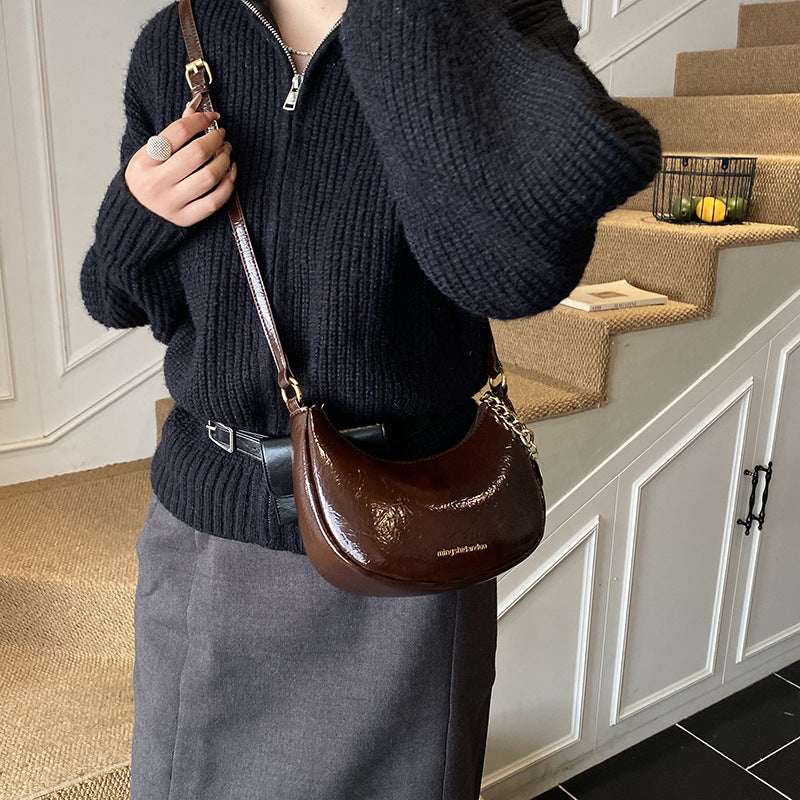 Damen elegante Umhängetasche mit Kettenakzent Nord Taschen