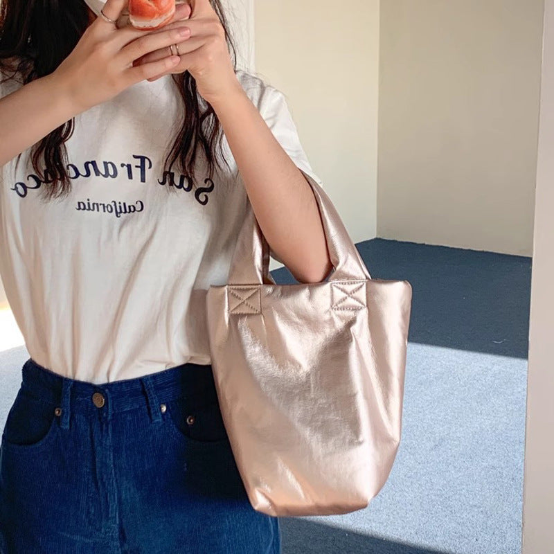 Damen Handtasche aus geschmeidigem Kunstleder mit einzigartigem Faltendesign Nord Taschen
