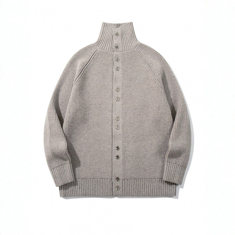 Herren grobgestrickter Knopfcardigan mit hohem Rollkragen und Raglanärmeln Nord Taschen