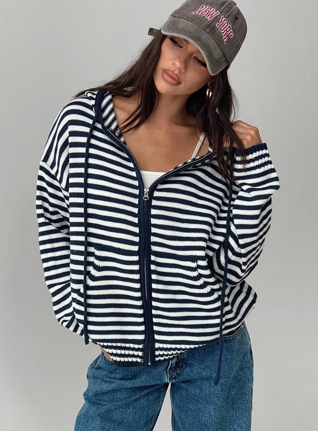 Damen Cardigan im gestreiften Design mit hochwertigem Reißverschluss und lässigem Schnitt Nord Taschen