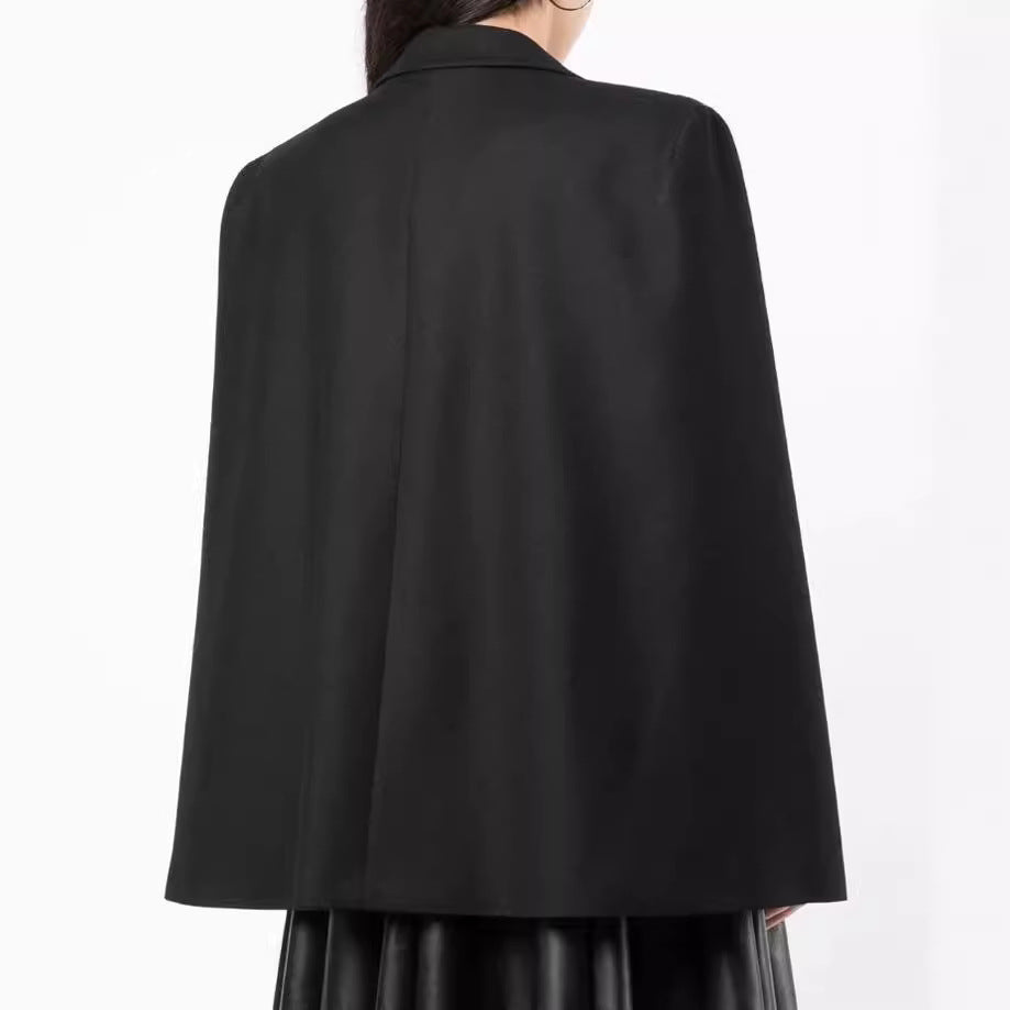 Damen Cape-Blazer mit Schlitzen an den Ärmeln und Satinrevers Nord Taschen