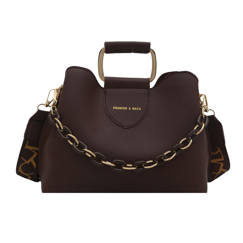 Damen stylische Handtasche mit Kettenakzenten Nord Taschen