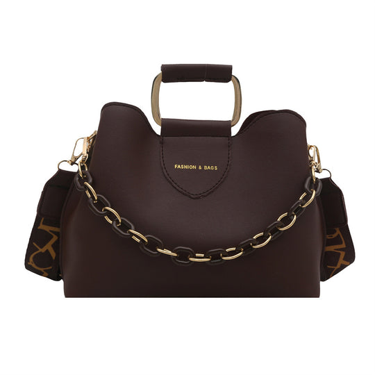 Damen stylische Handtasche mit Kettenakzenten Nord Taschen