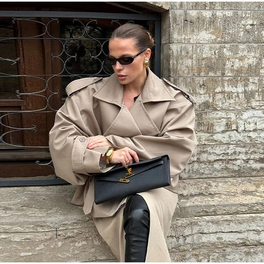 Damen Kurzer Trenchcoat mit Bindegürtel und Cape-Ärmeln Nord Taschen