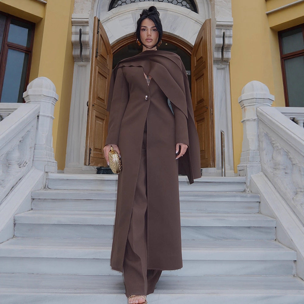 Damen Elegantes Mantelkleid mit Cape-Schulter und taillierter Silhouette Nord Taschen
