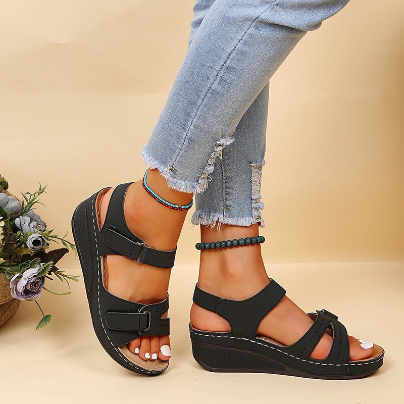 Damen Bequeme Keilsandalen mit verstellbaren Riemen und ergonomischem Fußbett Nord Taschen