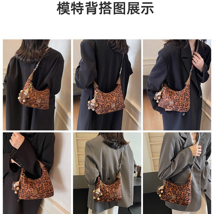 Damenhandtasche aus fellartigem Material mit Leopardenmuster Nord Taschen