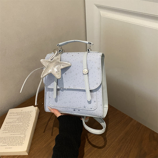 Damen Mini-Rucksack mit fantasievollem Sternenmuster und abnehmbarem Anhänger Nord Taschen
