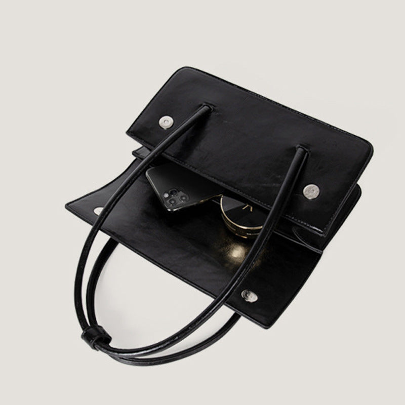 Damen Schultertasche mit elegantem Klappenverschluss und strapazierfähigem Kunstleder Nord Taschen