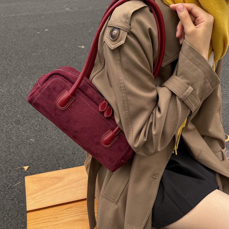 Damen Hobo-Tasche aus weichem Veloursleder mit elegantem Design Nord Taschen