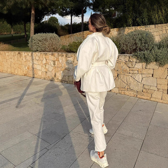 Damen Taillierter Oversize-Blazer mit betonter Schulterpartie und Kellerfalten Nord Taschen