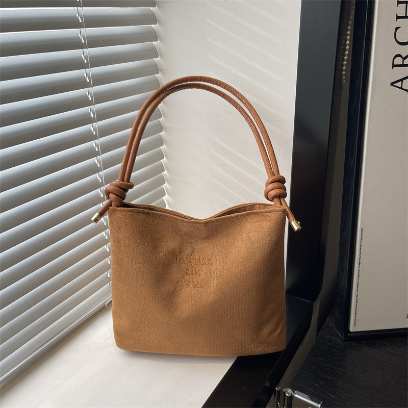 Damen elegante Wildleder-Handtasche mit modischen Akzenten Nord Taschen