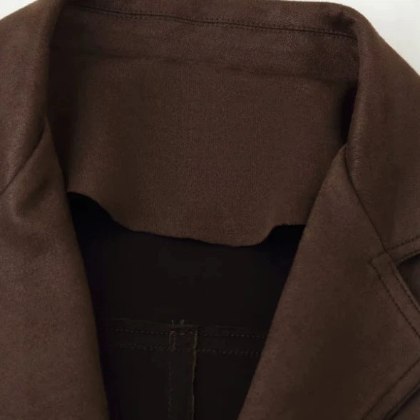 Damen Taillierter Kurzmantel aus Veloursimitat mit Reverskragen und Bindegürtel Nord Taschen