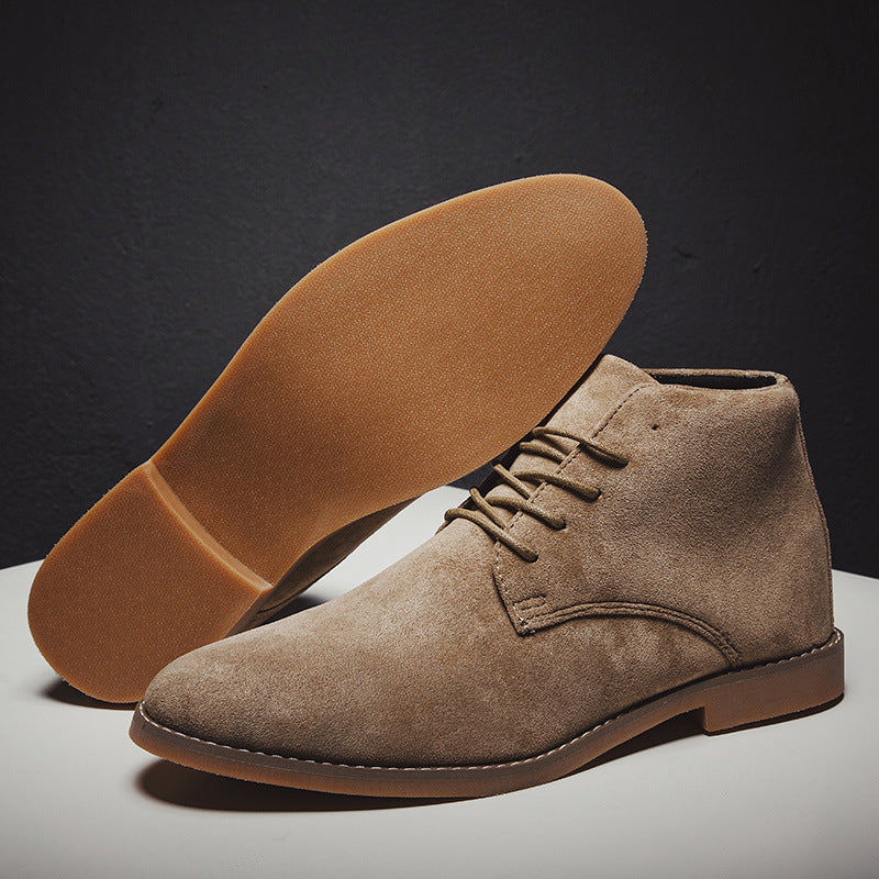 Herren Mokassins aus weichem Wildleder mit modernem Design