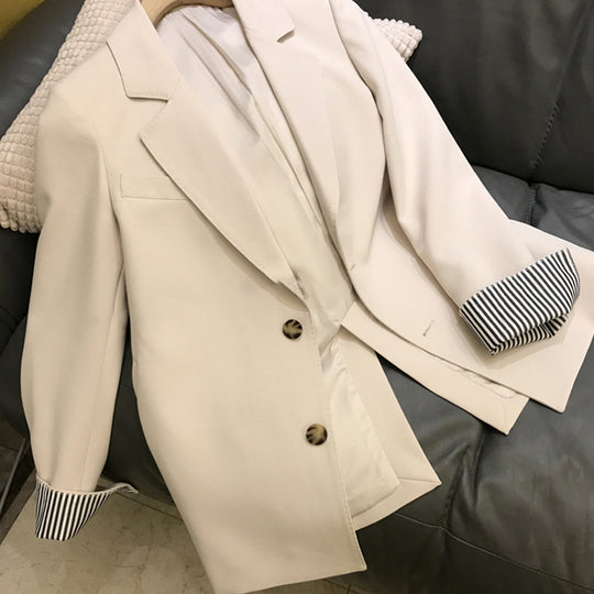 Damen Eleganter Blazer mit kontrastierenden Ärmelaufschlägen Nord Taschen