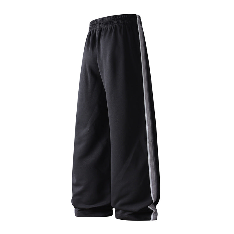 Herren weite Baggy-Trainingshose mit Tunnelzugbund, elastischem Komfortbund und seitlichem Streifendetail Nord Taschen