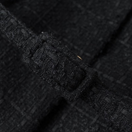 Damen Kurzjacke aus Bouclé‑Tweed mit Rundhals, goldenen Zierknöpfen und Bindegürtel Nord Taschen
