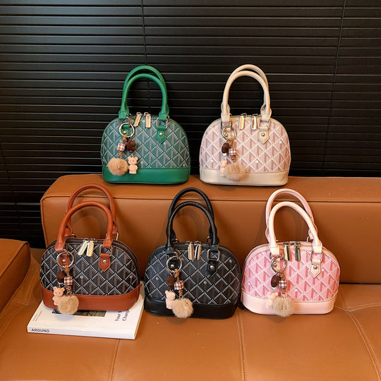 Damen modische Handtasche mit charmantem Anhänger Nord Taschen