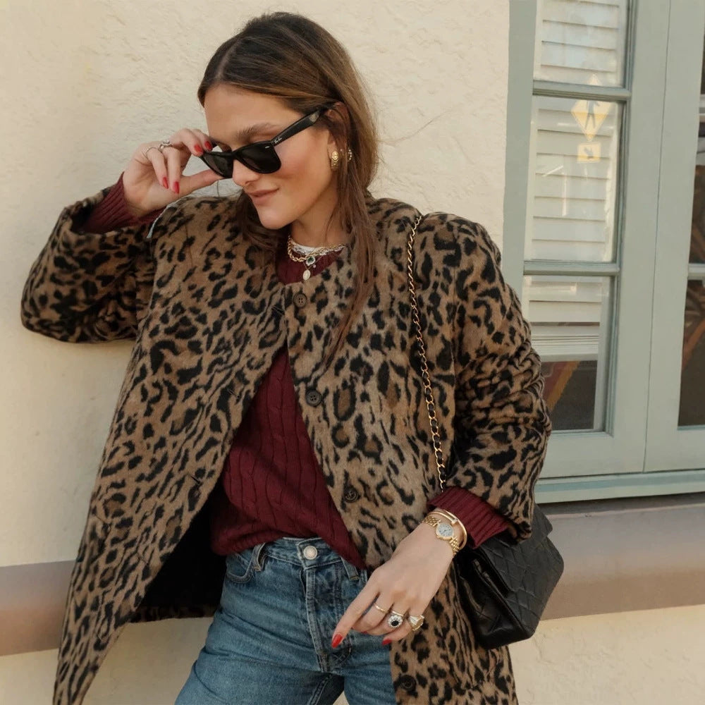 Damen Kurz geschnittener Kunstpelzmantel mit Leopardmuster und kastiger Silhouette Nord Taschen