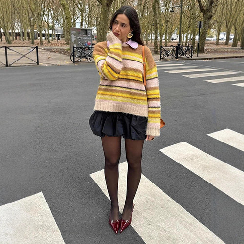 Damen Kuscheliger Streifenpullover aus flauschigem Mohair-Mix mit Rundhalsausschnitt und Oversize-Silhouette Nord Taschen