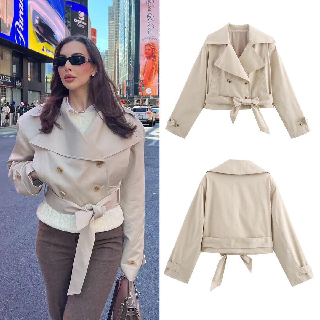 Damen Cropped Trenchjacke mit breitem Revers, Taillengürtel und Doppelknopfreihe Nord Taschen