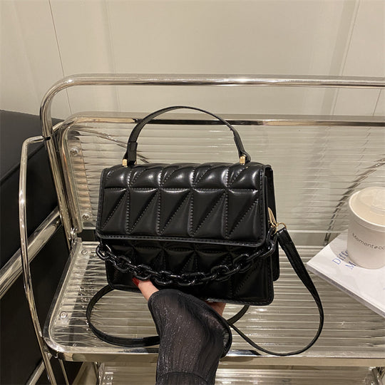 Damen elegante Umhängetasche mit strukturiertem Design und luxuriösem Kettenverschluss Nord Taschen