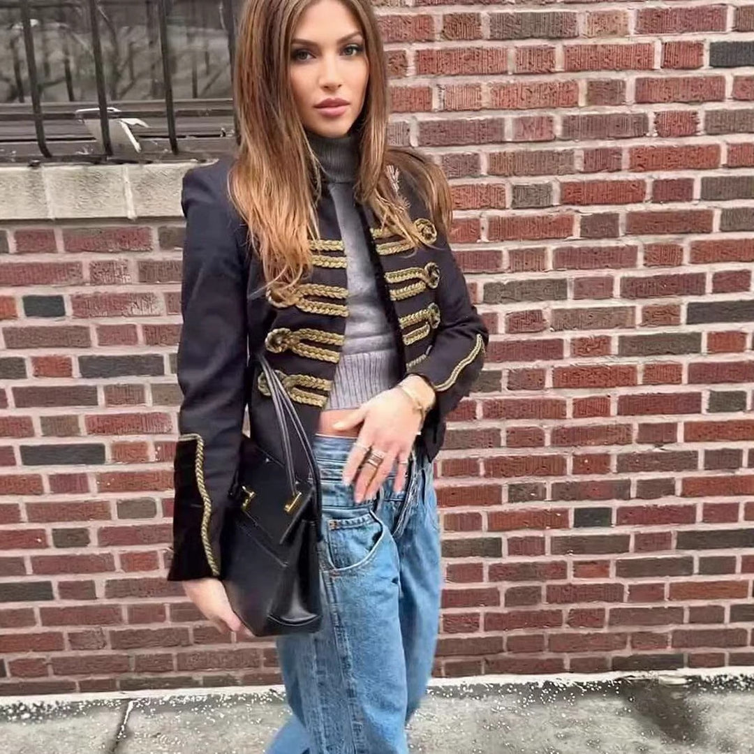 Damen Cropped-Militärjacke mit Zierkordel und Samtkragen Nord Taschen