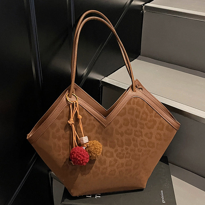 Damen Hobo-Tasche mit strukturiertem Design und eleganten Doppelgriffen Nord Taschen