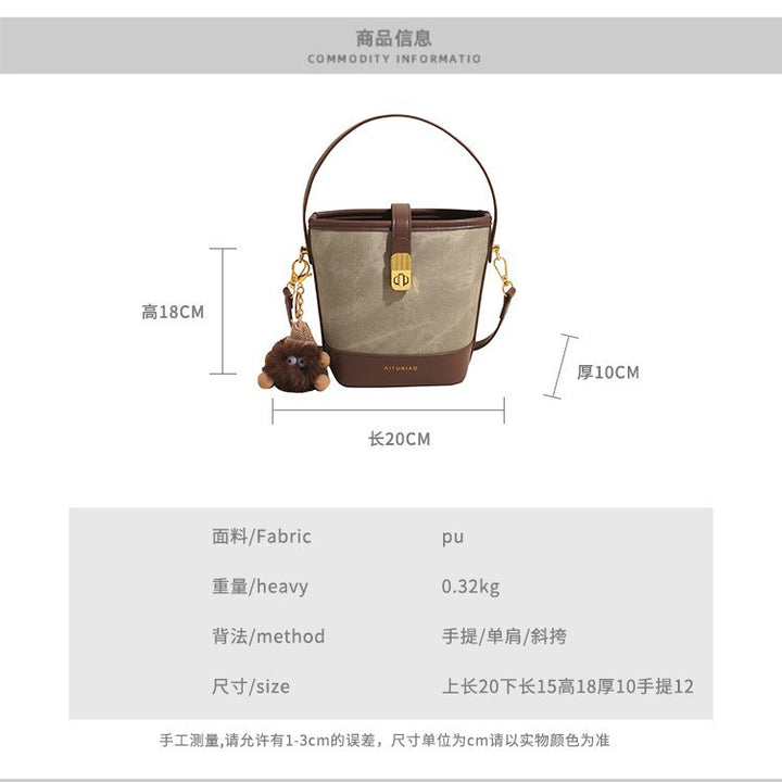 Damen Handtasche im urbanen Stil mit abnehmbarem Schlüsselanhänger Nord Taschen