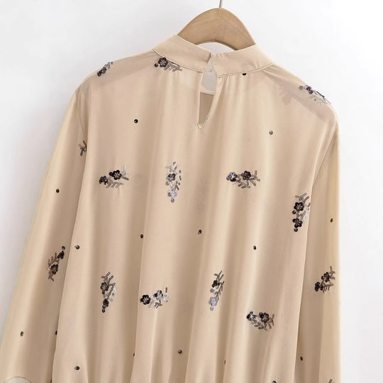 Damen Chiffonbluse mit floraler Pailletten-Stickerei, Stehkragen und geraffter Taillenpasse Nord Taschen