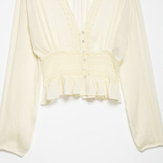 Damen Leichte Bluse mit V‑Ausschnitt, Smokbund und Volantsaum Nord Taschen