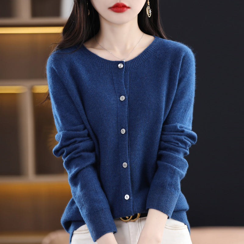 Damen Kurzgeschnittener Cardigan in Mohair‑Optik mit Rundhalsausschnitt und Perlmuttknöpfen Nord Taschen