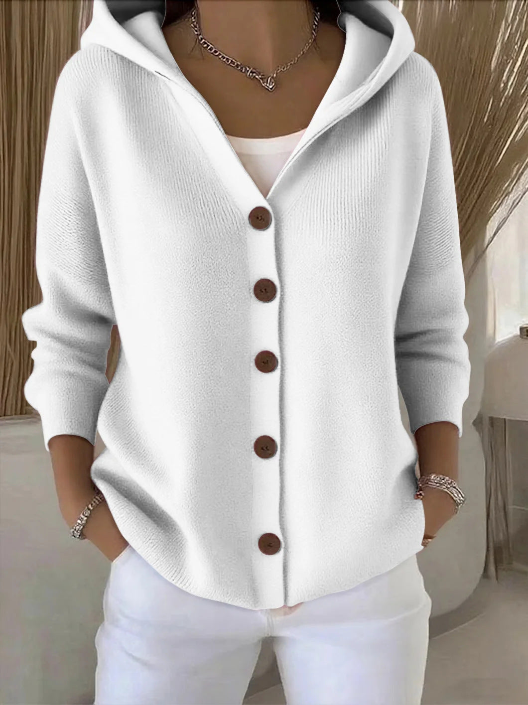 Damen Kapuzenstrickjacke mit Praktischen Knopfdetails und Lässigem Schnitt