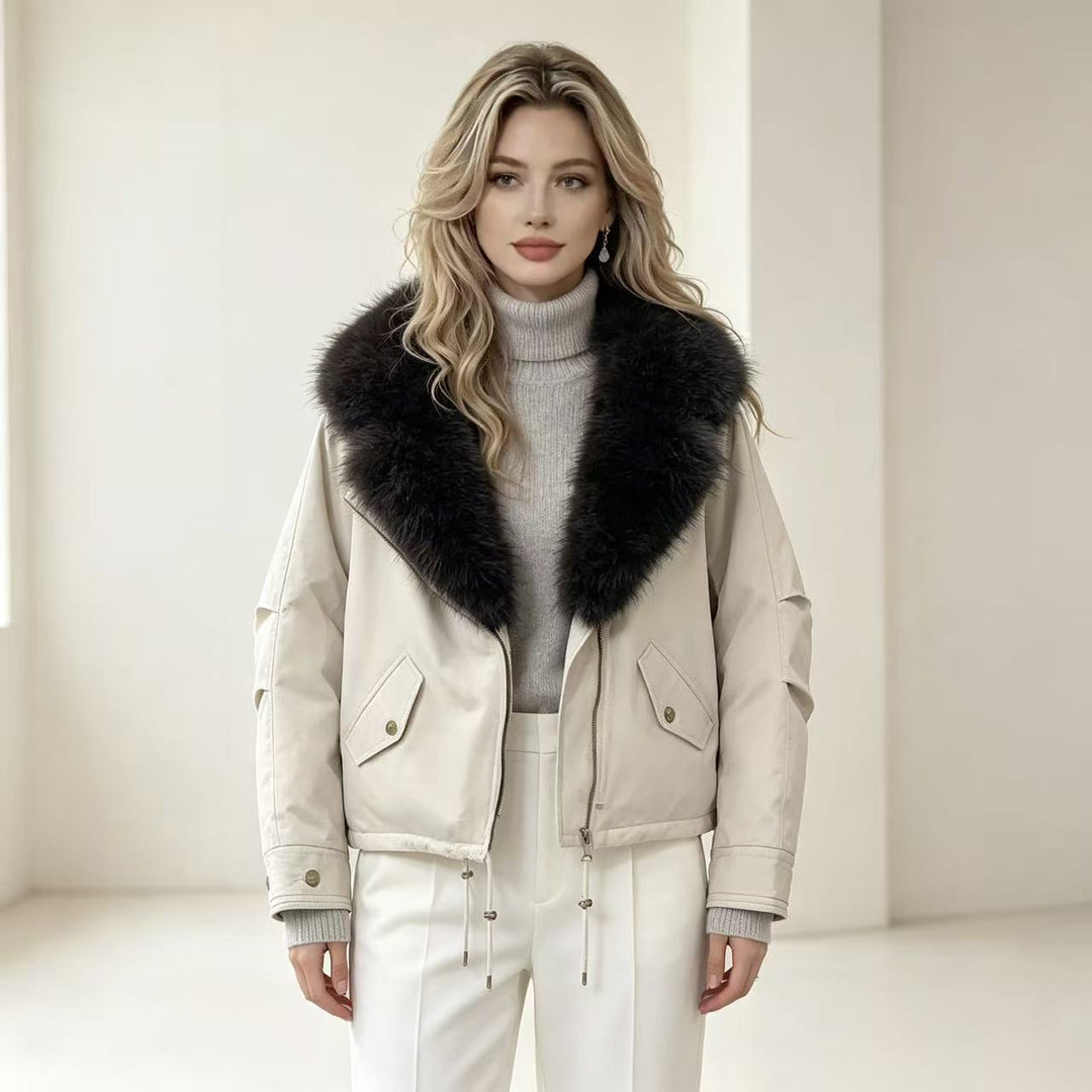 Damen nan kurze Bomberjacke mit voluminösem Kunstfellkragen, Kordelzugsaum und Pattentaschen Nord Taschen