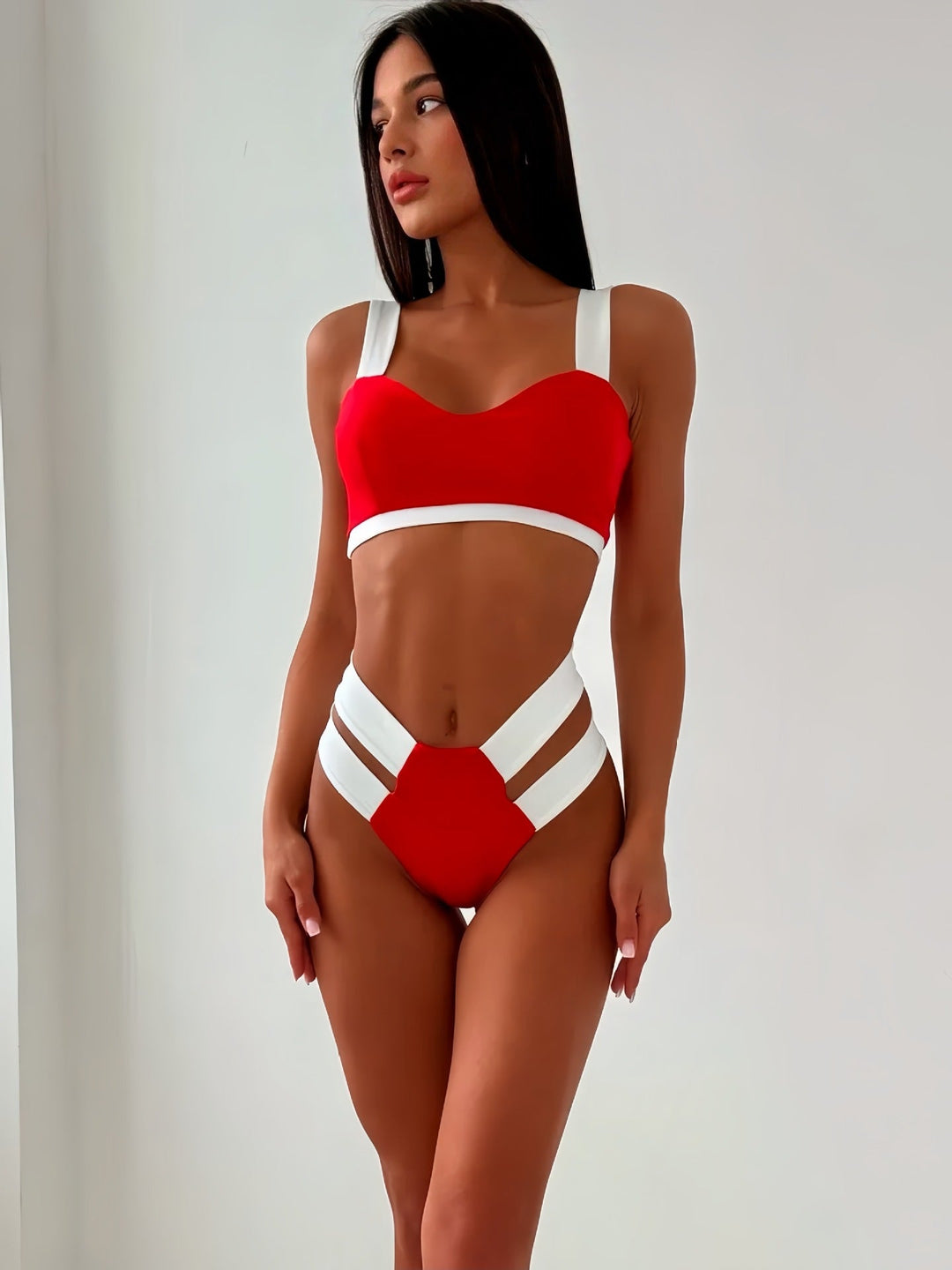 Damen Sportlicher Bikini mit kontrastierenden Farbelementen Nord Taschen