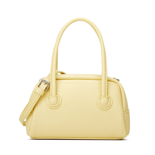 Damen Handtasche aus hochwertigem Kunstleder mit abnehmbarem Schulterriemen und elegantem Design Nord Taschen