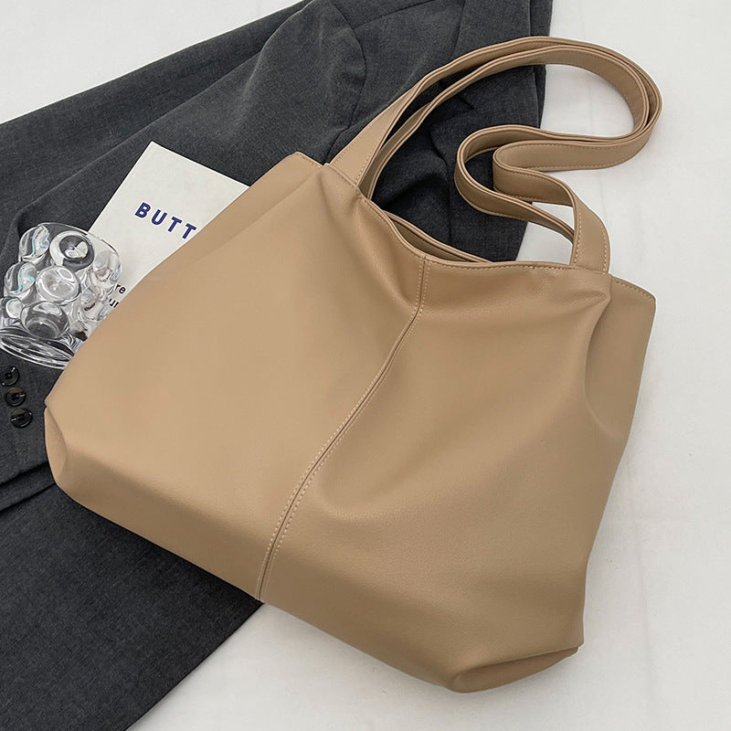 Damen Tragetasche mit weichem Kunstleder und praktischen Innenfächern Nord Taschen