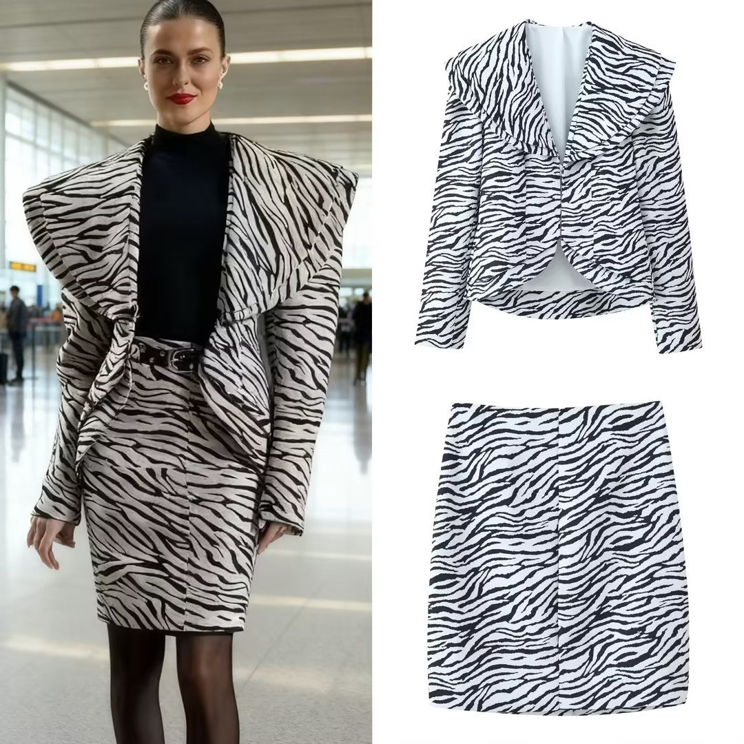 Damen Kurzblazer mit übergroßem Schalkragen und Zebra-Print Nord Taschen