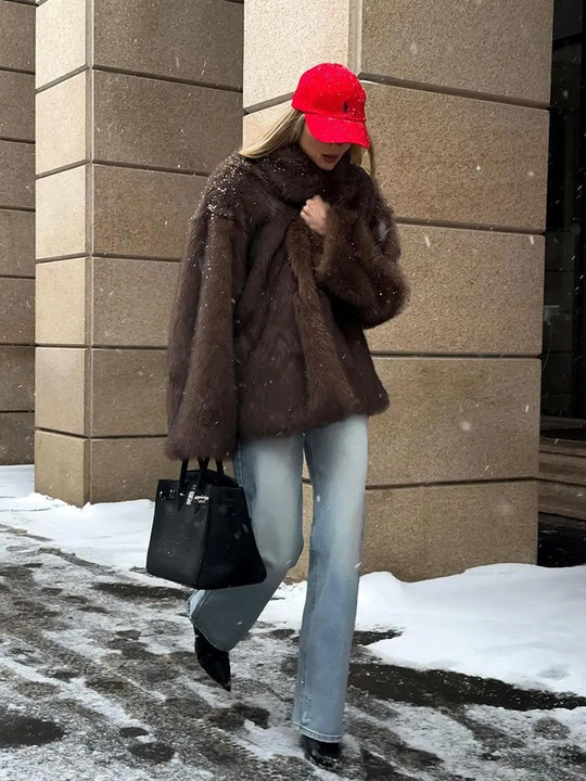 Damen Kurz geschnittener Faux‑Fur‑Mantel mit Boxy‑Silhouette und Stehkragen Nord Taschen