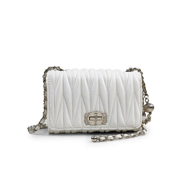 Damen Clutch-Tasche mit eleganter Raffung und stilvollem Kettenriemen Nord Taschen