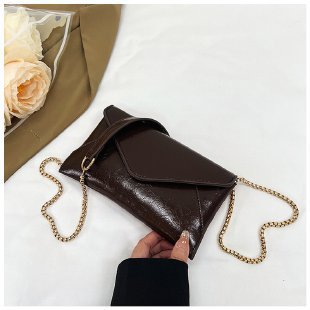 Damen Umhängetasche aus hochwertigem Kunstleder mit elegantem Kettenriemen Nord Taschen