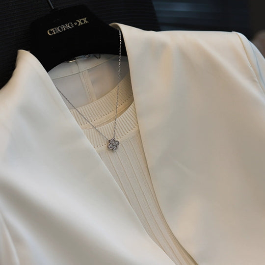 Damen Minimalistischer taillierter Einreihiger Blazer ohne Revers mit offener Kragenlinie Nord Taschen