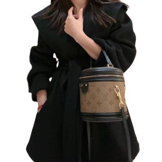 Damen Kurzer Wollmantel mit Taillengürtel und Oversize-Ärmeln Nord Taschen