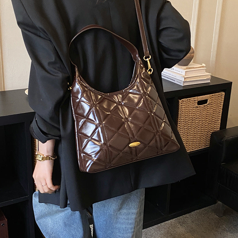 Damen Hobo-Tasche mit eleganter Steppung und praktischen Fächern Nord Taschen