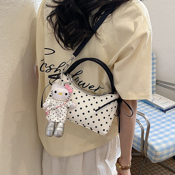 Damen Hobo-Tasche mit verspieltem Punktmuster und charmantem Anhänger Nord Taschen