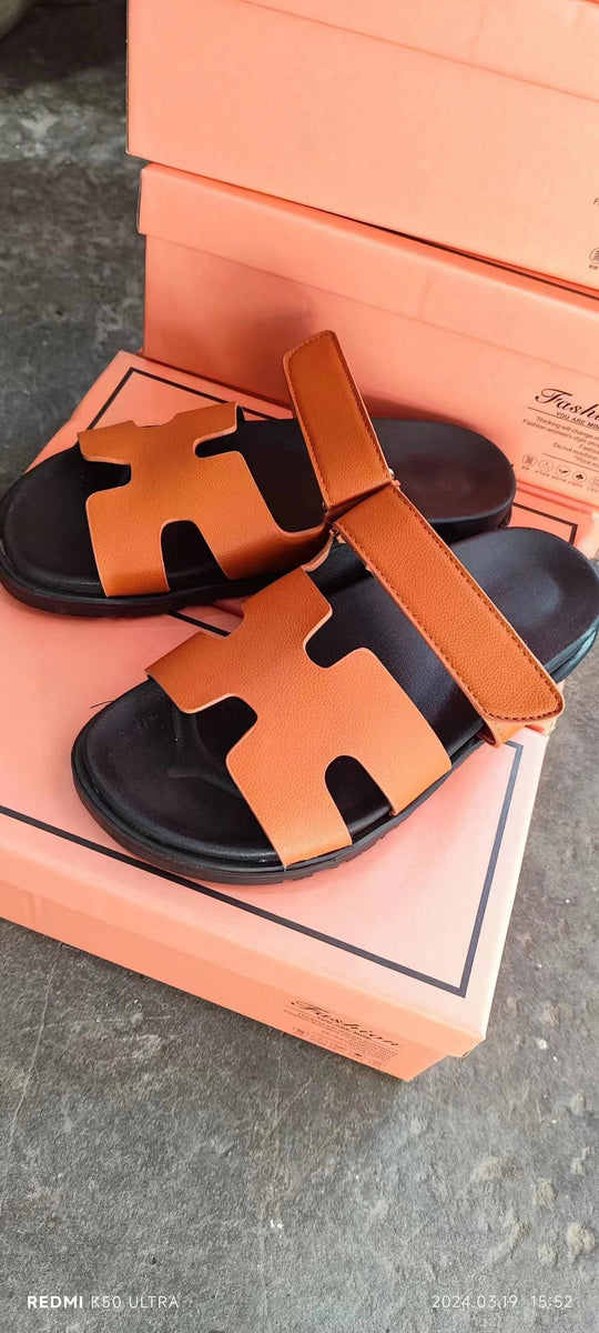 Damen Bequeme Zehentrenner-Sandalen mit breiten Riemen und rutschfester Sohle Nord Taschen