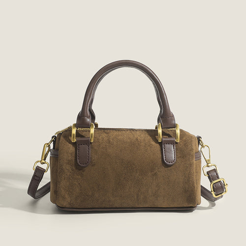 Damen Handtasche mit eleganten Goldakzenten und hochwertigem Veloursleder Nord Taschen