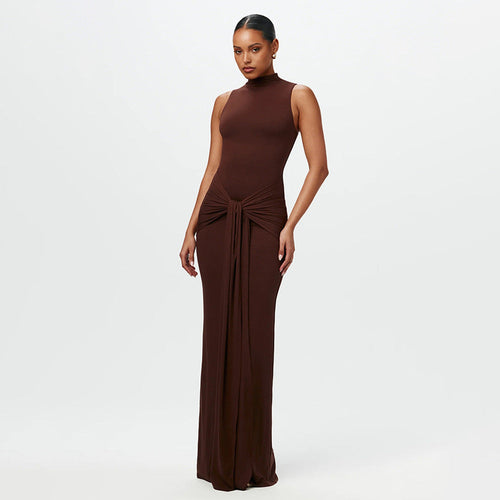 Damen Elegantes Maxikleid mit hochgeschlossenem Kragen und Drapierung Nord Taschen