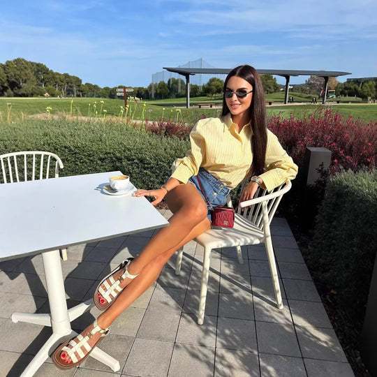 Damen Lässige Longline-Hemdbluse mit feinem Nadelstreifen, Oversize-Passform und verlängertem Rückensaum Nord Taschen