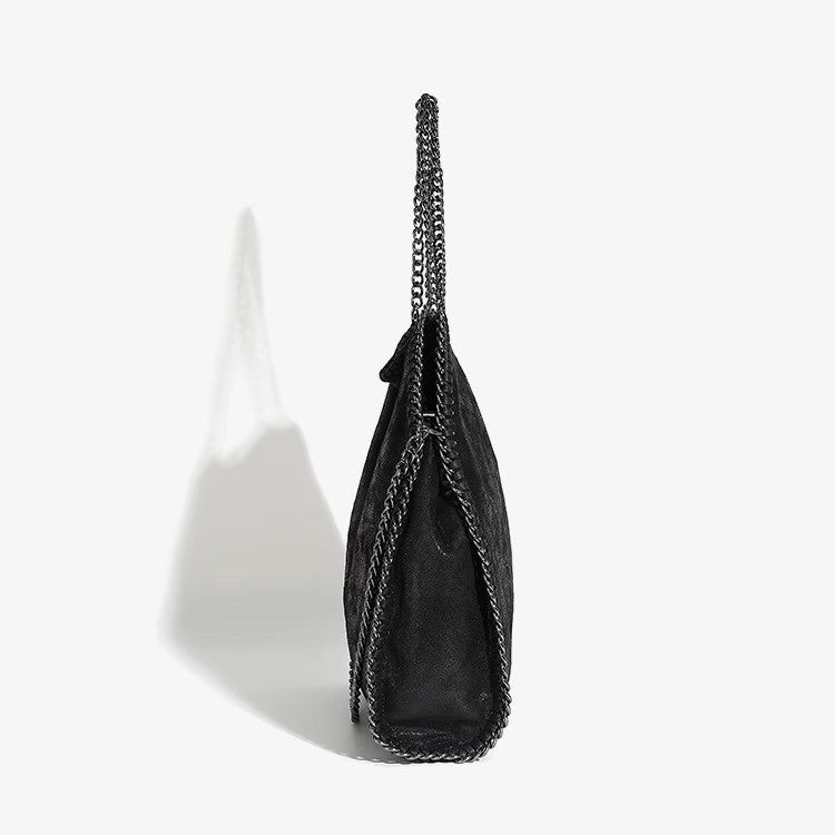 Damen Hobo-Tasche aus hochwertigem Kunstleder mit edlen Kettenakzenten Nord Taschen